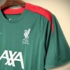 haut-de-training-liverpool-vert-pour-football-collection-2425 Groene Liverpool trainingstop voor voetbal collectie 2425