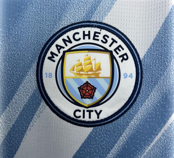 jersey-manchester-city-bleu-ciel-avec-ecusson-du-club-a-domicile jersey Manchester City bleu ciel avec écusson du club à domicile