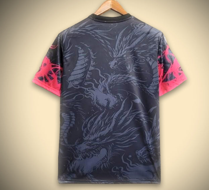 maillot-de-football-concept-real-madrid-edition-dragon-rouge-et-noir-saison-2425 Concept Real Madrid voetbalshirt rode en zwarte drakeneditie seizoen 2425