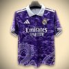 Concept Real Madrid voetbalshirt paars drakeneditie seizoen 2526