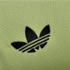 MAILLOTREALMADRID2425gardienvertadidas.jpg Real Madrid Keeper Thuisshirt Groen 2024-2025 zijaanzicht