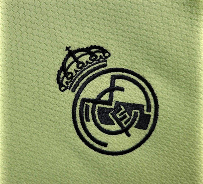 MAILLOTREALMADRID2425gardienvertlogo.jpg Real Madrid Keeper Thuisshirt Groen 2024-2025 stofdetail