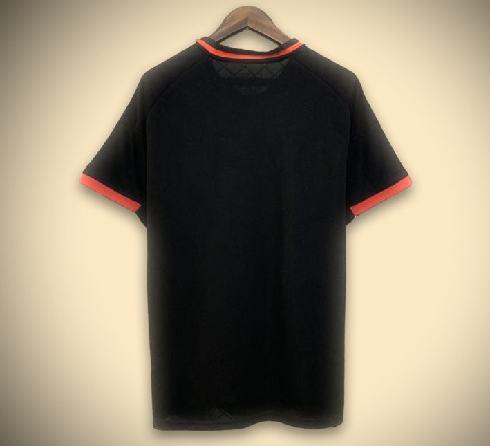 Voetbalshirt Real Madrid thuistenue alternatief roze rood seizoen 2025 2026