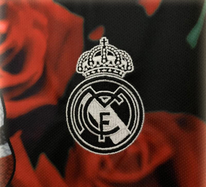 Conceptshirt van Real Madrid roze en rood editie 2025 2026