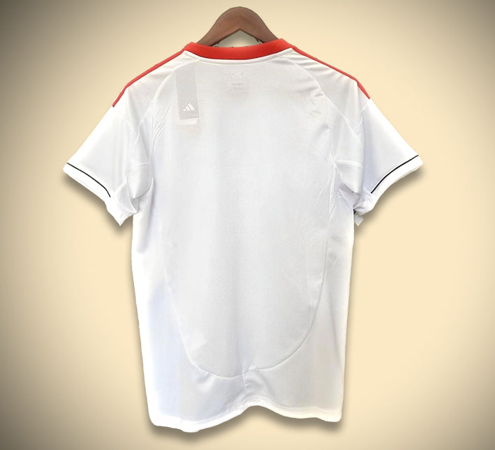 Liverpool uitshirt seizoen 2526 rood-wit voetbaltenue