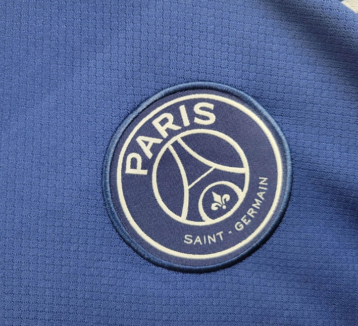 MaillotPSGdomicile25logo.jpg Paris Saint-Germain Thuisshirt 2024-2025 zijaanzicht