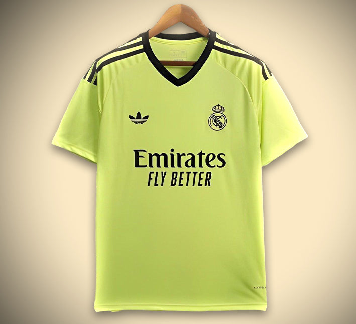 Maillot_Concept_R_al_Madrid_VERT-1.jpg Real Madrid Keeper Thuisshirt Groen 2024-2025 vooraanzicht