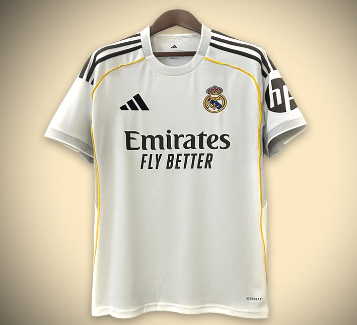 Maillot_R_al_Madrid_Domicile_25_26-1.jpg Real Madrid Thuisshirt 2025-2026 vooraanzicht