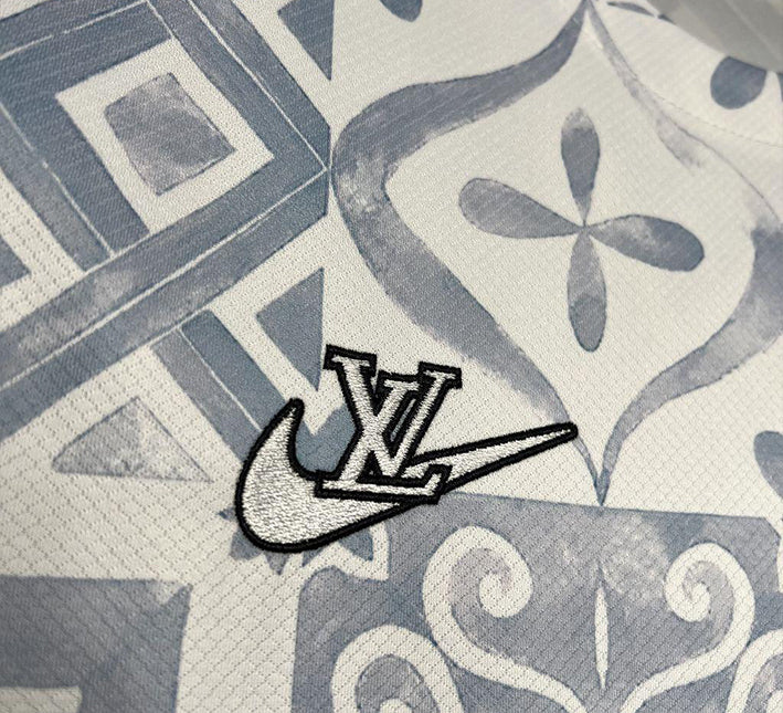 Concept voetbalshirt Portugal Louis Vuitton editie seizoen vierentwintig vijfentwintig