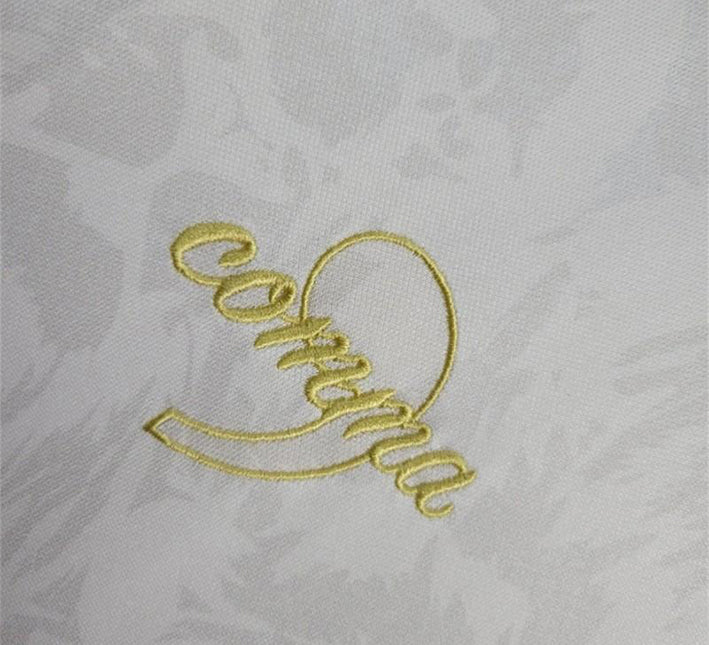 maillotangleterrecommablancmarque.jpg Concept Engeland Voetbalshirt Witte Comma Editie 2024 stofdetail