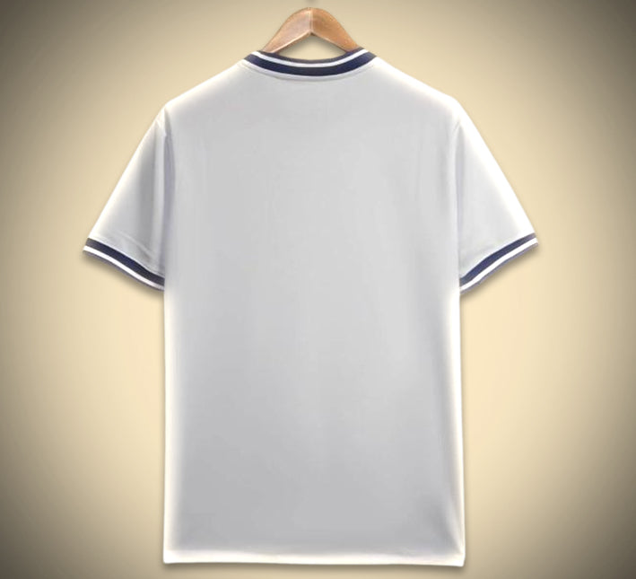 maillotangleterreconceptdos.jpg Concept Engeland Voetbalshirt 2024 achteraanzicht