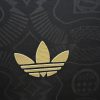 maillot-noir-concept-bayern-munich-edition-anniversaire-125-ans-saison-2024-2025 Zwart conceptshirt Bayern München 125-jarig jubileumeditie seizoen 2024 2025
