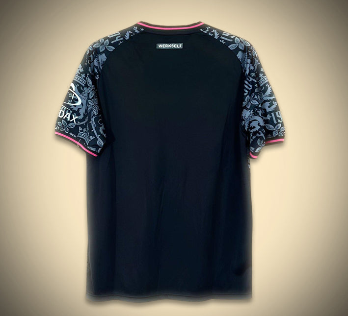 maillot-concept-noir-bayern-leverkusen-edition-speciale-saison-2024-2025-football Concept zwart voetbalshirt Bayern Leverkusen speciale editie seizoen 2024 2025