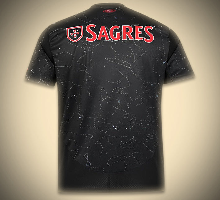 maillot-exterieur-benfica-saison-deux-mille-vingt-quatre-vingt-cinq-tenue-officielle Benfica uitshirt seizoen tweeduizend vierentwintig vijfentwintig officiële tenue