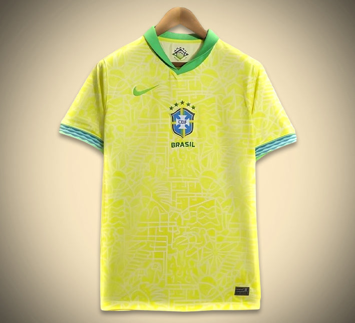 tenue-officielle-bresil-domicile-avec-ecusson-et-finitions-modernes Officiële Brazilië thuistenue met embleem en moderne afwerking