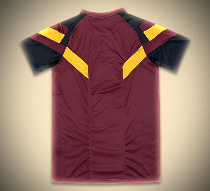 maillot-concept-as-roma-saison-vingt-quatre-vingt-cinq-design-moderne-rouge-et-or Concept shirt AS Roma seizoen vierentwintig vijfentwintig modern design rood en goud