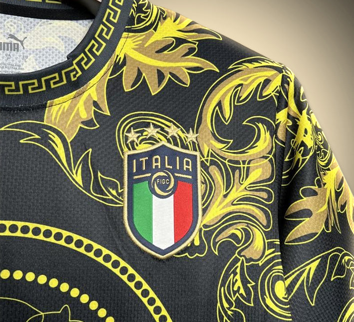 Maillot concept Italie édition Versace saison 2024 2025