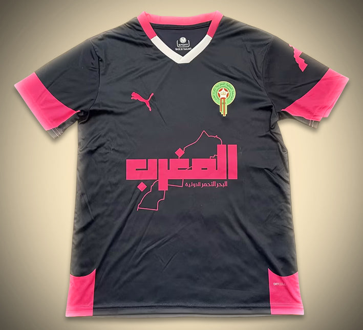 maillot-concept-maroc-edition-noir-et-rose-saison-2025-2026-tenue-de-football conceptshirt Marokko editie zwart en roze seizoen 2025 2026 voetbaltenue