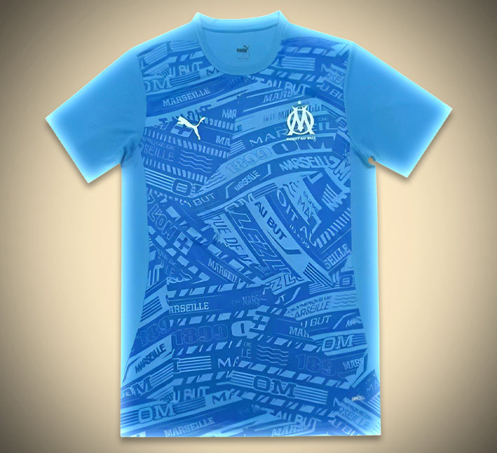 maillotmarseilledomicilebleu-1.jpg Olympique Marseille Voorwedstrijdshirt 2024-2025 vooraanzicht