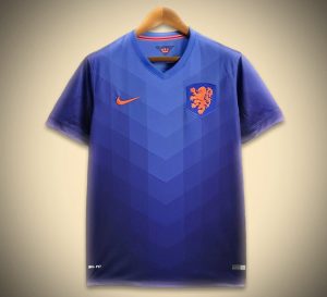 maillotpaysbasdomicileexterieur_fffa73f23b8d43fea72303bf94e9b37b.jpg Maillot Pays-Bas Extérieur 2014 vue de face
