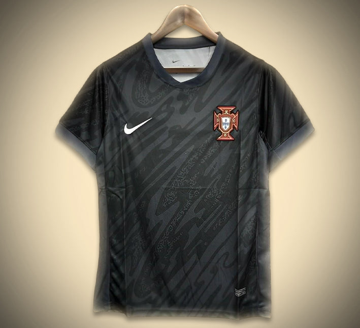 maillotportugalgardiennoir-1.jpg Portugal Keeperstrui Zwart 2024-2025 vooraanzicht