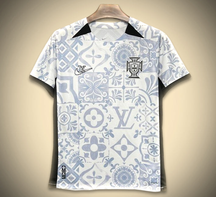 Voetbalshirt Portugal luxe design geïnspireerd op Louis Vuitton collectie vierentwintig vijfentwintig