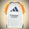 maillotrealmadridavantmatchdos.jpg Real Madrid Trainingsshirt Voorwedstrijd 2024-2025 achteraanzicht