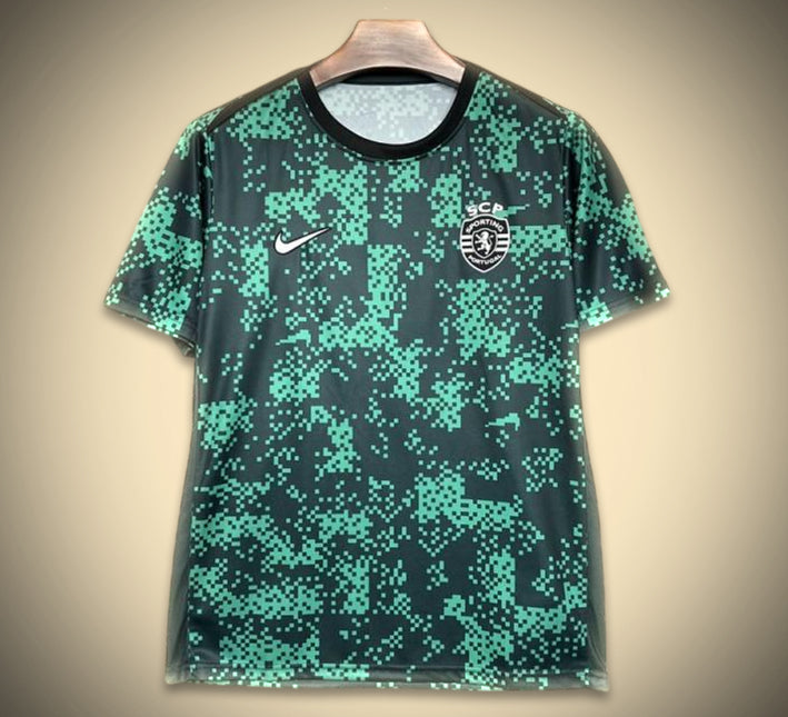 maillotsportingprematch-1.jpg Maillot Sporting CP Avant-Match 2024-2025 vue de face