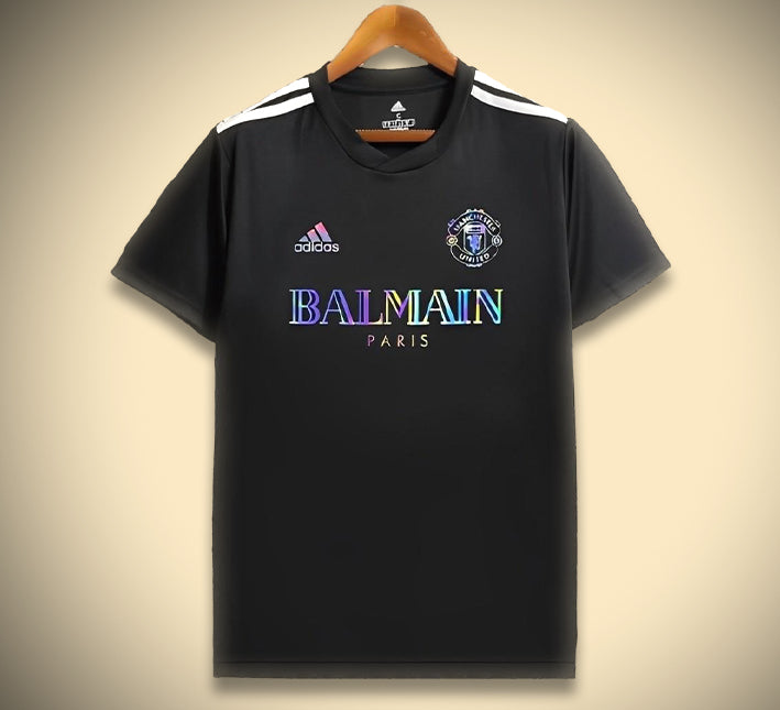 maillot-de-foot-manchester-united-collection-balmain-tenue-supporter-elegante Maillot de foot Manchester United collection Balmain tenue supporter élégante