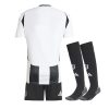 ensemble-enfant-juventus-domicile-saison-2024-2025-maillot-et-short-noir-et-blanc Ensemble enfant Juventus domicile saison 2024 2025 maillot et short noir et blanc