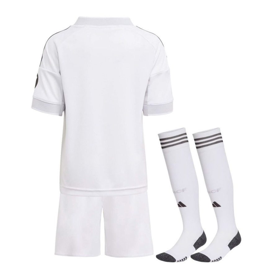 ensemble-enfant-real-madrid-domicile-saison-2025-2026-maillot-et-short Kinderset Real Madrid thuisshirt seizoen 2025 2026 shirt en short