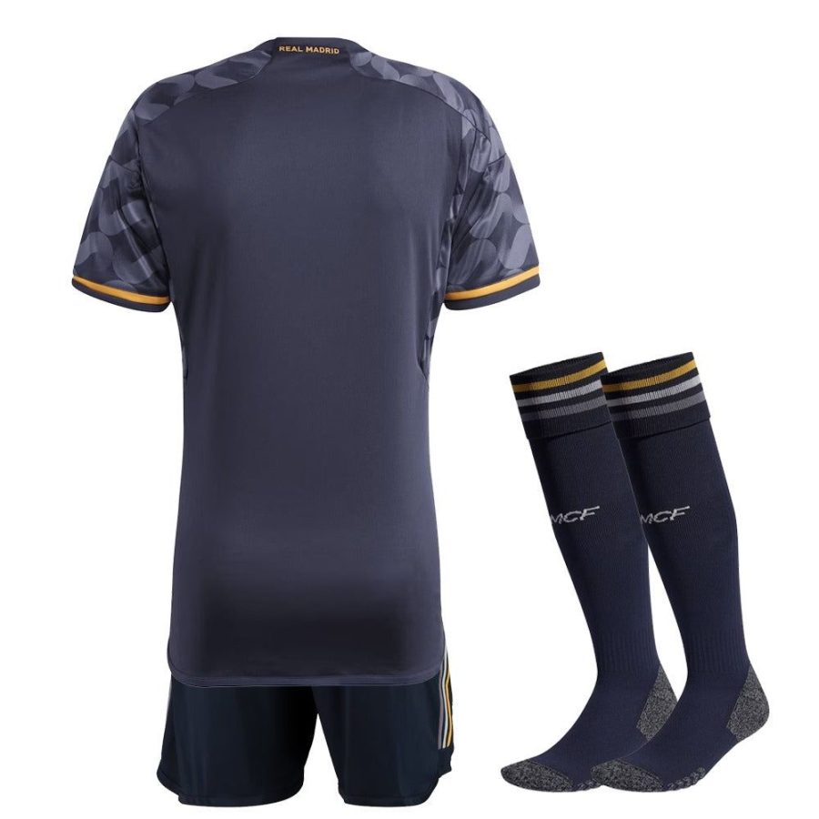 ensemble-enfant-real-madrid-maillot-exterieur-saison-deux-mille-vingt-trois-deux-mille-vingt-quatre Real Madrid kinderset uitshirt seizoen tweeduizend drieëntwintig tweeduizend vierentwintig