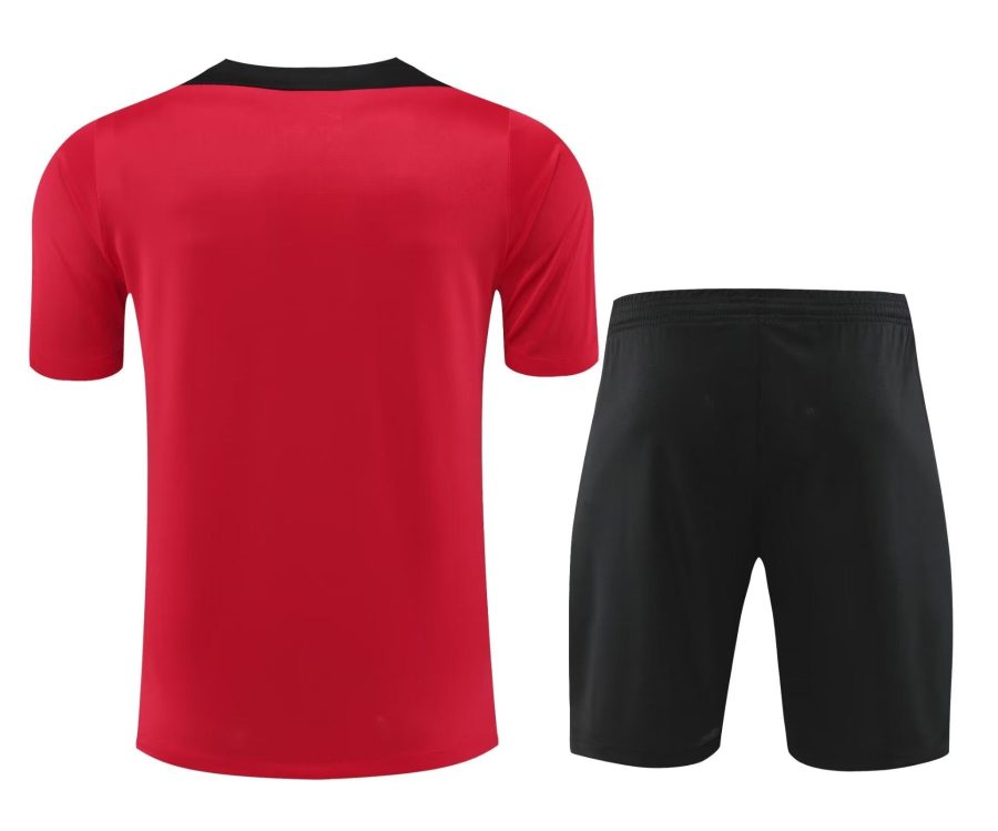 ensemble-maillot-et-short-liverpool-saison-2024-2025-tenue-de-football-rouge Set shirt en broekje Liverpool seizoen 2024 2025 rood voetbaltenue