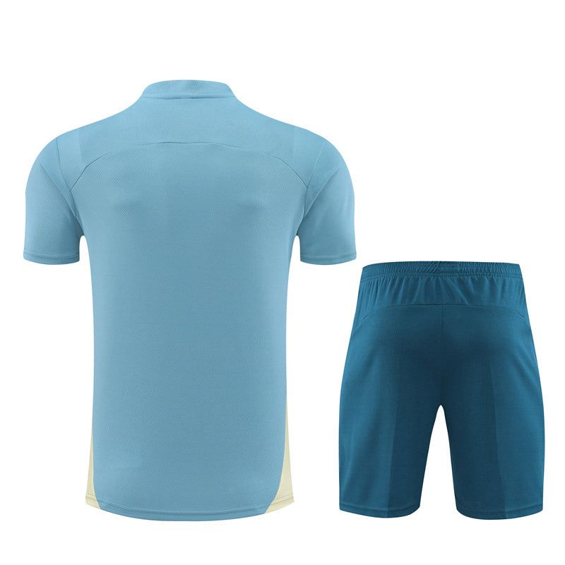 ensemble-maillot-et-short-olympique-de-marseille-saison-deux-mille-vingt-quatre-deux-mille-vingt-cinq Set shirt en short Olympique de Marseille seizoen 2024/2025