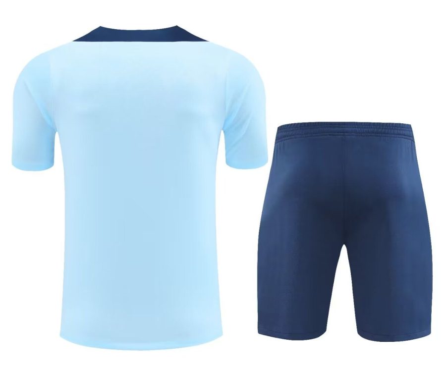 ensemble-maillot-et-short-paris-saint-germain-saison-2024-2025 Set van Paris Saint Germain shirt en broek seizoen 2024 2025