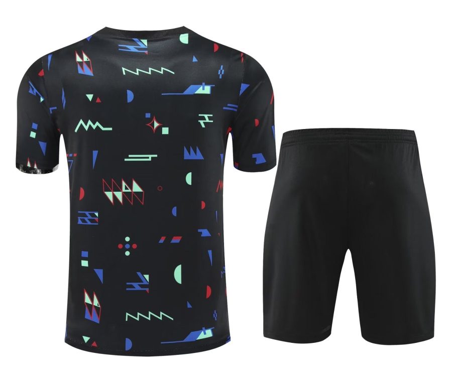 ensemble-portugal-2024-2025-maillot-et-short-de-football-domicile-rouge-et-vert Set Portugal 2024 2025 thuisshirt en voetbalbroek rood en groen