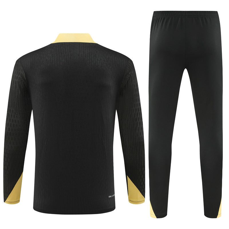 ensemble-survetement-fc-barcelona-saison-2024-2025-veste-zippee-et-pantalon-assorti Trainingspak FC Barcelona seizoen 2024 2025 ritsjas en bijpassende broek