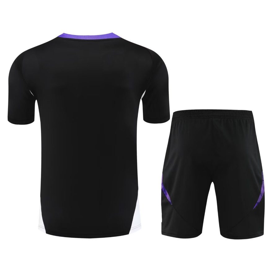 ensemble-tenue-real-madrid-saison-deux-mille-vingt-quatre-deux-mille-vingt-cinq-maillot-et-short Tenue set Real Madrid seizoen 2024 2025 shirt en broek