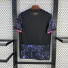 haut-d-entrainement-fc-barcelone-pre-match-2025-2026-maillot-de-football-officiel FC Barcelona pre-match trainingsjack 2025 2026 officieel voetbalshirt