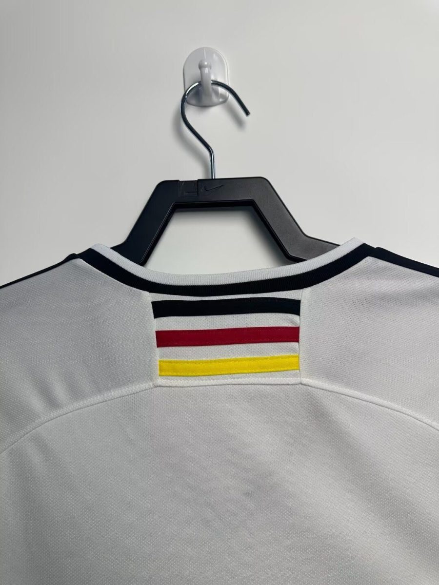 haut-de-match-allemagne-a-domicile-saison-1998-style-classique Wedstrijdshirt Duitsland thuisshirt seizoen 1998 klassieke stijl