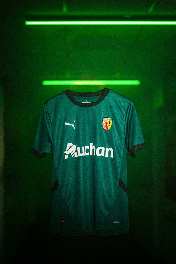 jersey-de-football-rc-lens-exterieur-couleurs-du-club-sang-et-or RC Lens voetbalshirt uit clubkleuren bloed en goud