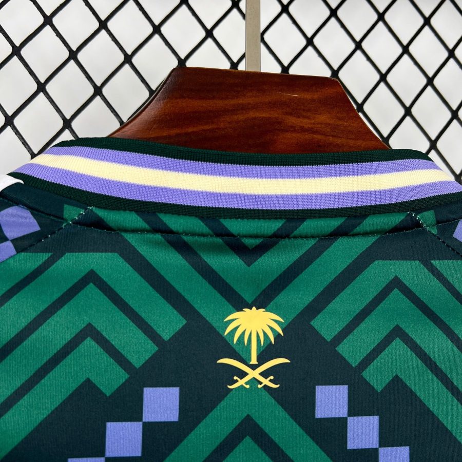 jersey-football-arabie-saoudite-2026-pour-supporters-et-collection Saoedi-Arabië voetbalshirt 2026 voor supporters en collectie