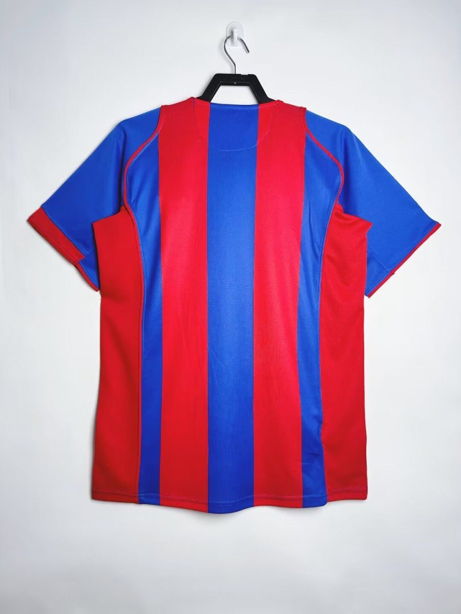 jersey-officiel-fc-barcelona-home-2004-2005-avec-ecusson-du-club Officieel FC Barcelona thuisshirt 2004-2005 met clublogo