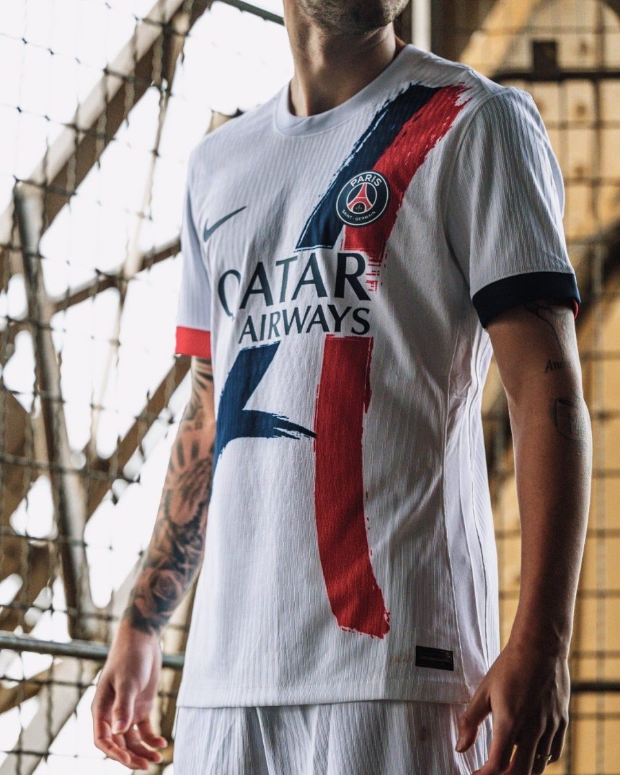 jersey-paris-saint-germain-bleu-kit-exterieur-2024-2025 shirt Paris Saint Germain blauw uitset 2024 2025