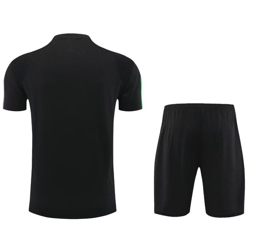 Trainingspak Bayern Munich zwart seizoen 2023 2024 voetbaltrainingsoutfit
