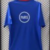 maillot-avant-match-paris-saint-germain-saison-2025-2026-tenue-d-echauffement-officielle voorwedstrijdshirt Paris Saint Germain seizoen 2025-2026 officiële warming-up tenue