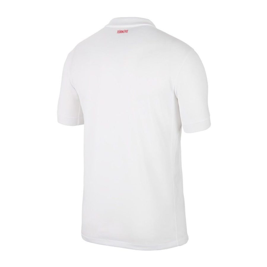 maillot-de-football-turquie-domicile-saison-2024-rouge-avec-ecusson-et-details-blancs Voetbalshirt Turkije thuisshirt seizoen 2024 rood met embleem en witte details