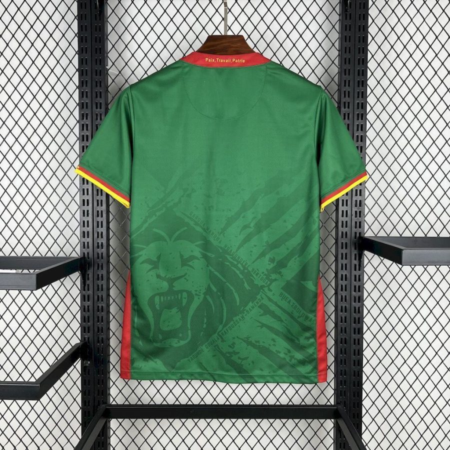 maillot-domicile-cameroun-saison-2026-tenue-officielle-des-lions-indomptables Kameroen thuisshirt seizoen 2026 officiële tenue Onverschrokken Leeuwen
