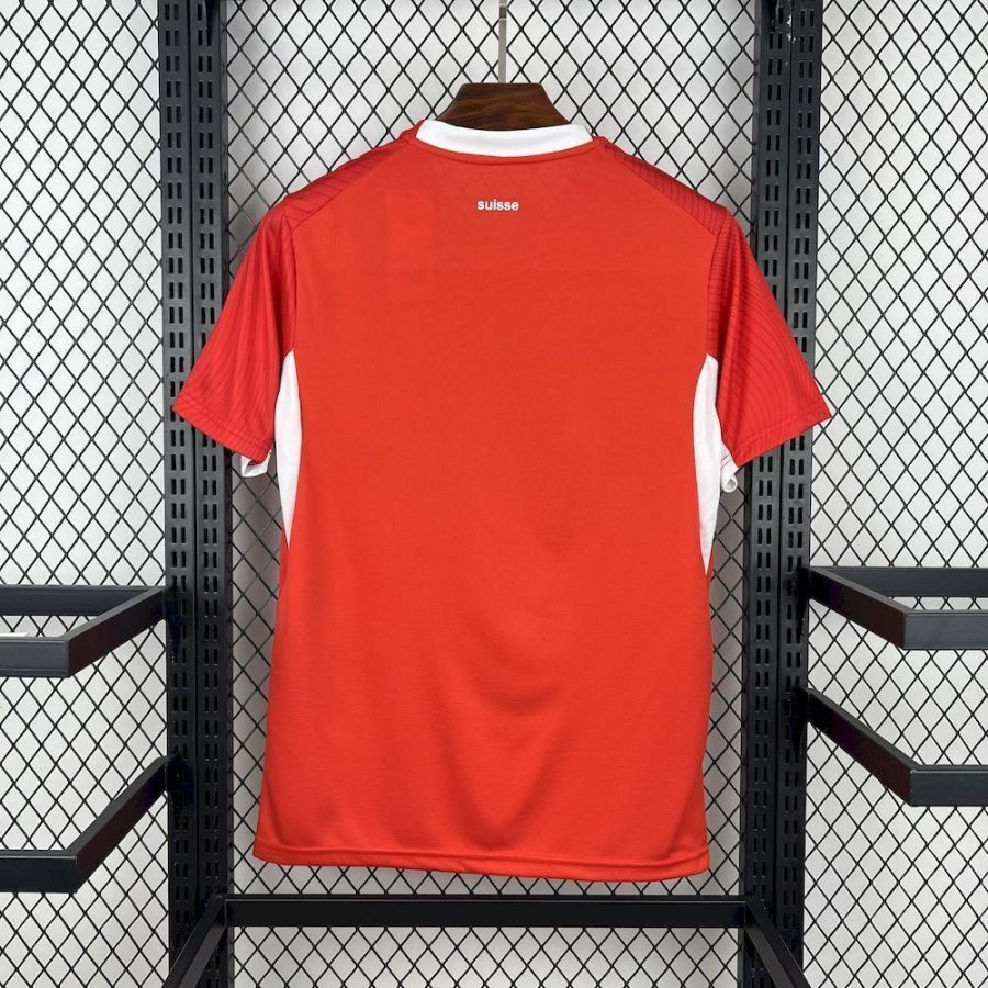 maillot-domicile-equipe-de-suisse-saison-2026-rouge-et-blanc Thuisshirt Zwitserland seizoen 2026 rood en wit