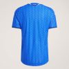 maillot-domicile-italie-saison-deux-mille-vingt-six-tenue-officielle-equipe-nationale Thuisshirt Italië seizoen 2026 officiële tenue nationale ploeg